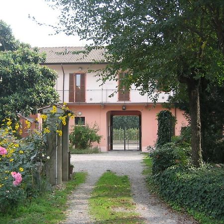 Le Petit Fleur Hotel Bareggio Exterior foto