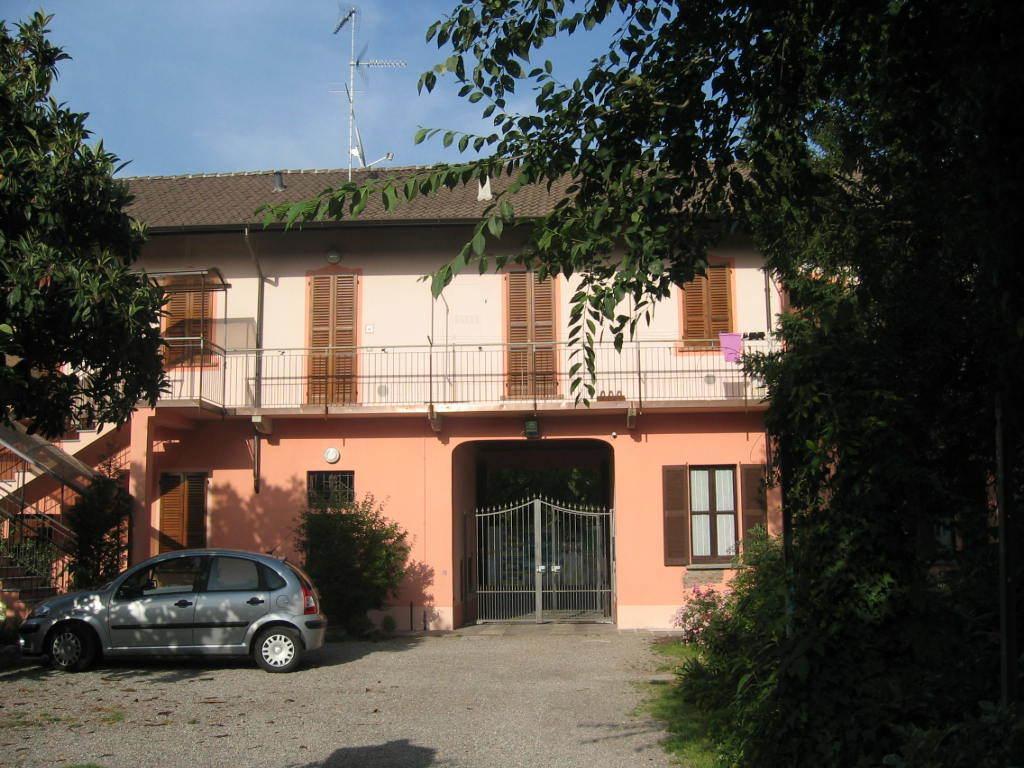 Le Petit Fleur Hotel Bareggio Exterior foto