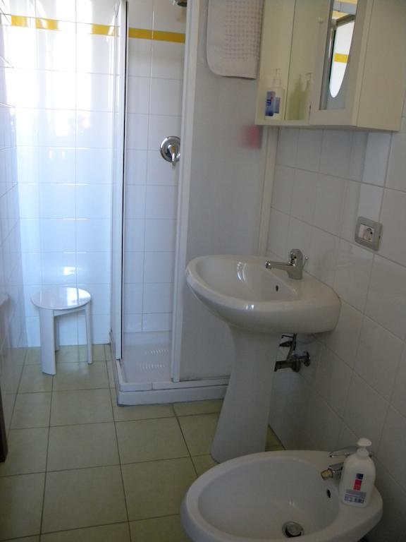 Le Petit Fleur Hotel Bareggio Cameră foto