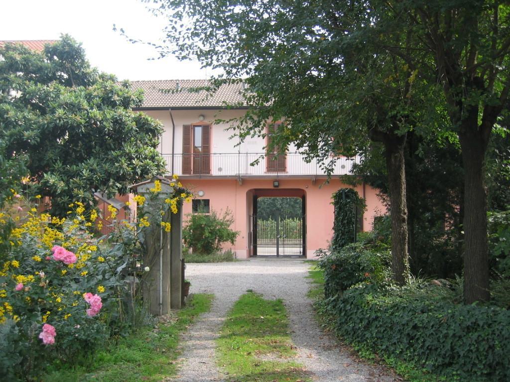 Le Petit Fleur Hotel Bareggio Exterior foto